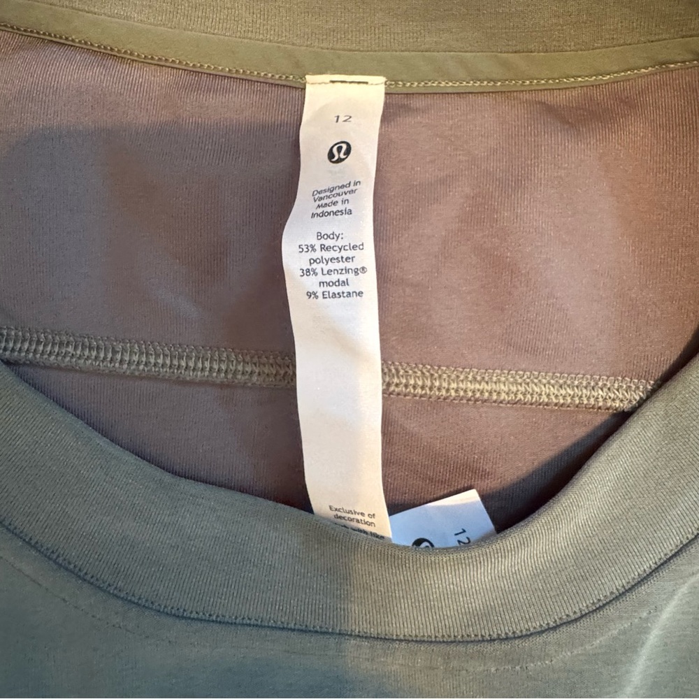lululemon Softstreme Crew **spots** - Picture 3 of 11